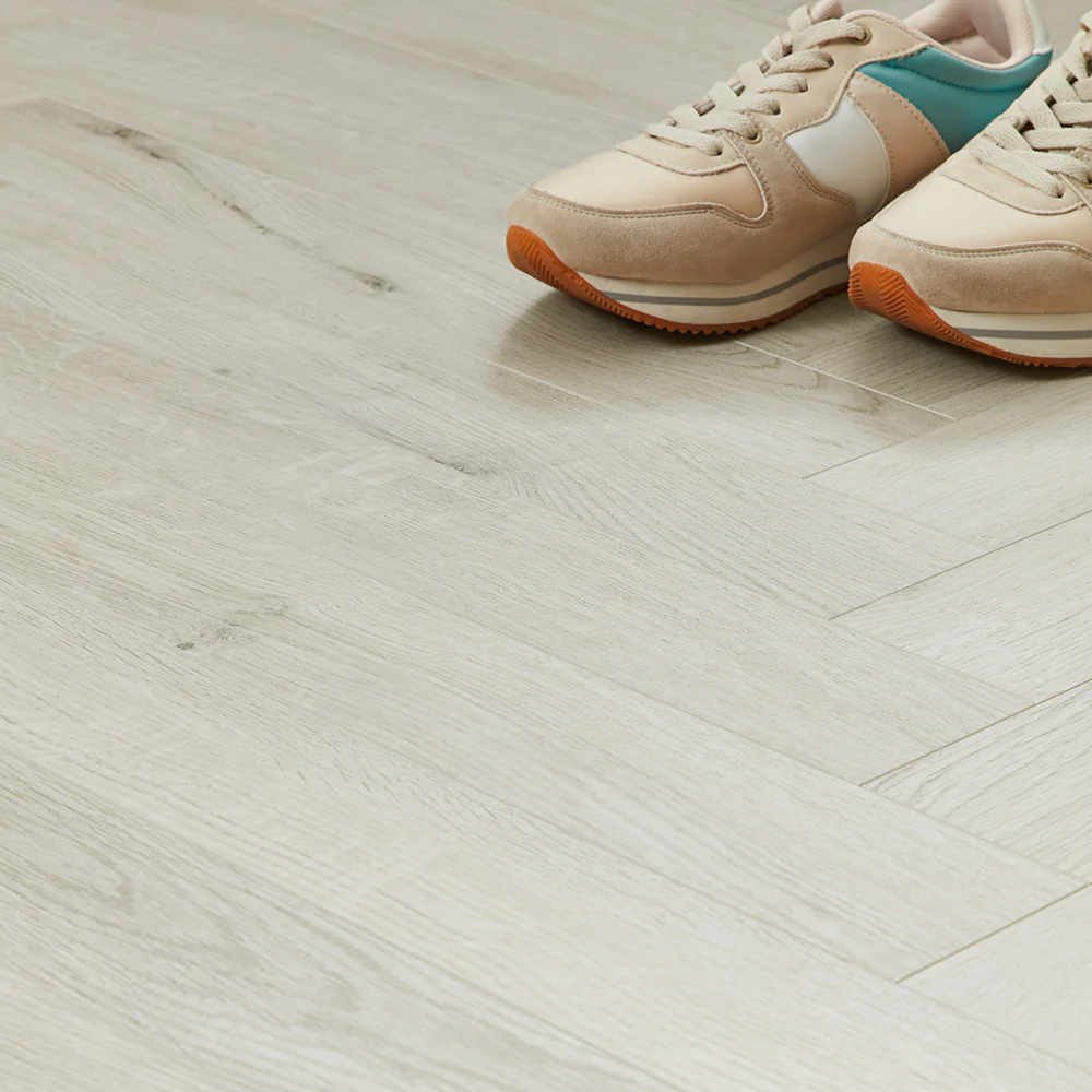 Berry Alloc Thirlmere Herringbone 8mm Laminate Flooring - Golden Spruce - Image 3