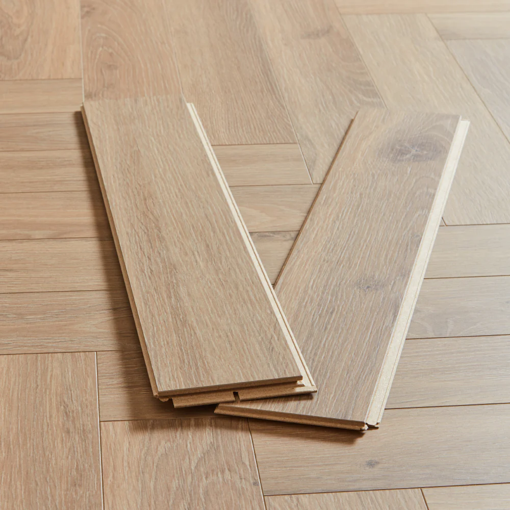 Berry Alloc Thirlmere Herringbone 8mm Laminate Flooring -Spring Tide - Image 4