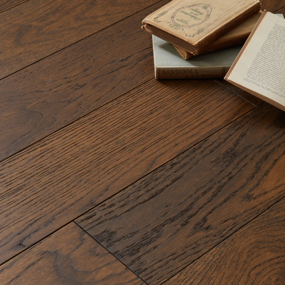 Garda 14mm Lacquered Engineered Wood Flooring - Antique Oak - Image 3
