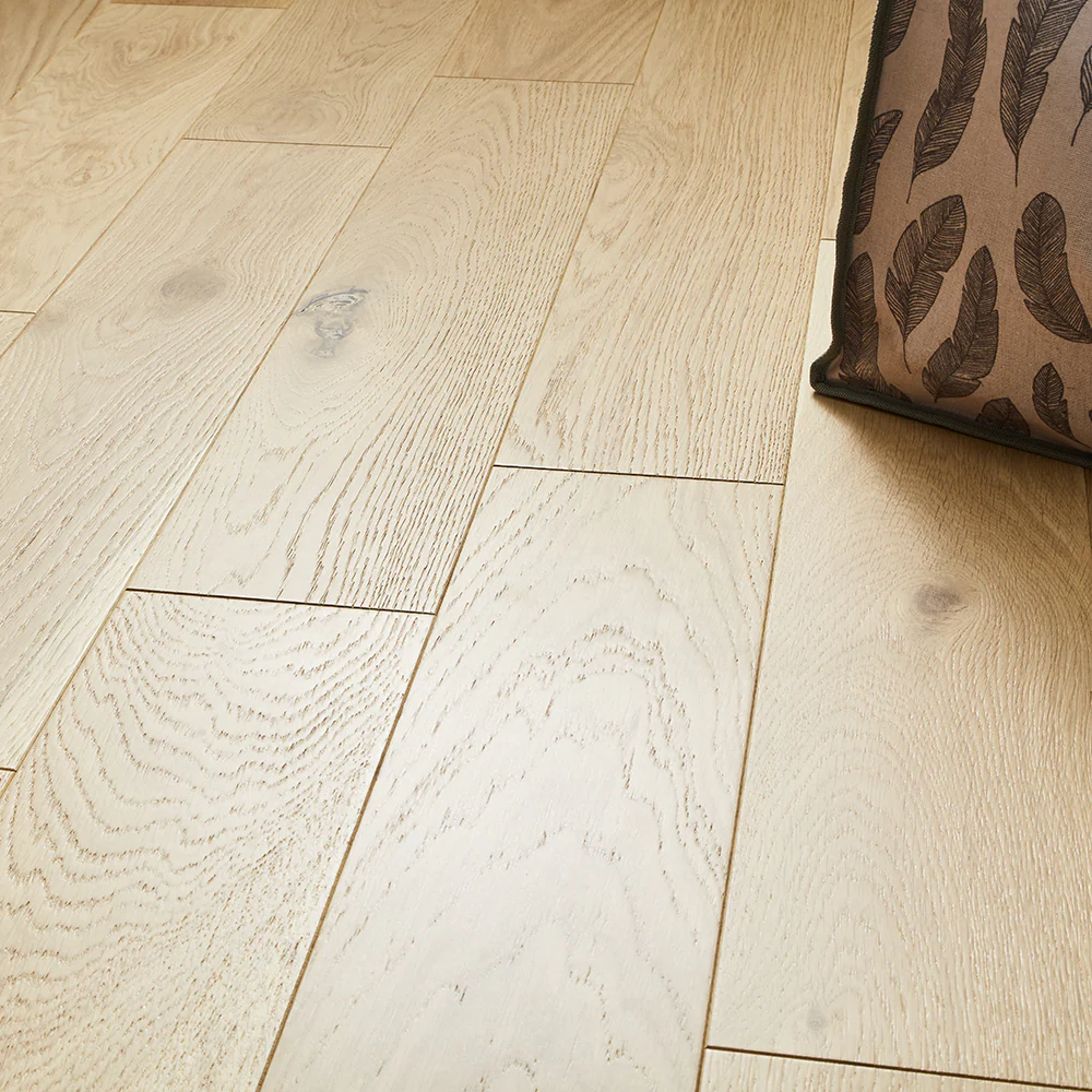 Garda 14mm Lacquered Engineered Wood Flooring - Rustic Vanilla Oak - Image 3