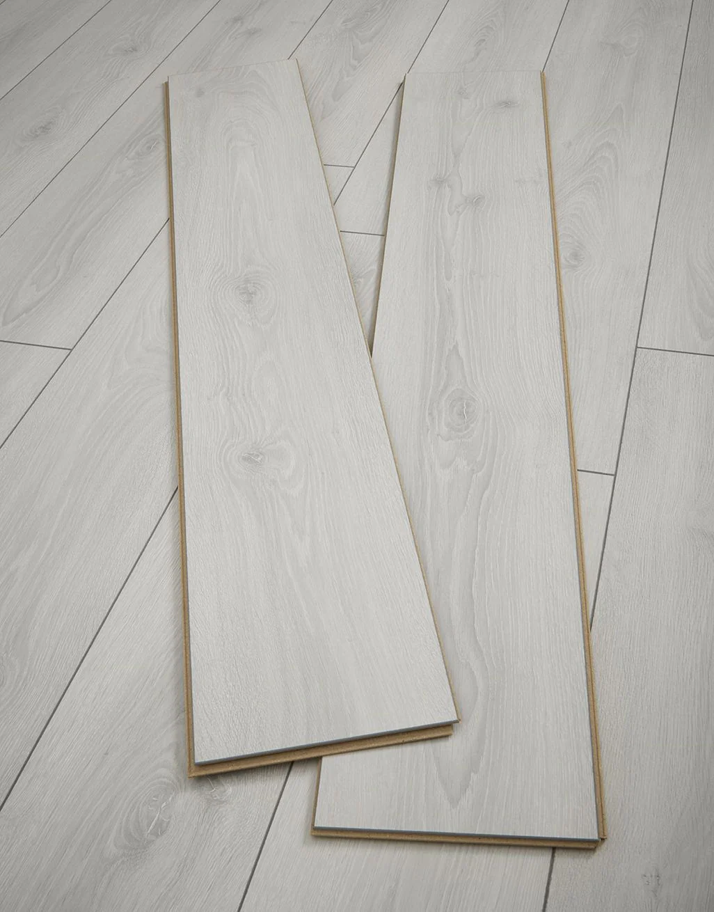 Grisedale 8mm Laminate Flooring - Light Grey - Image 3
