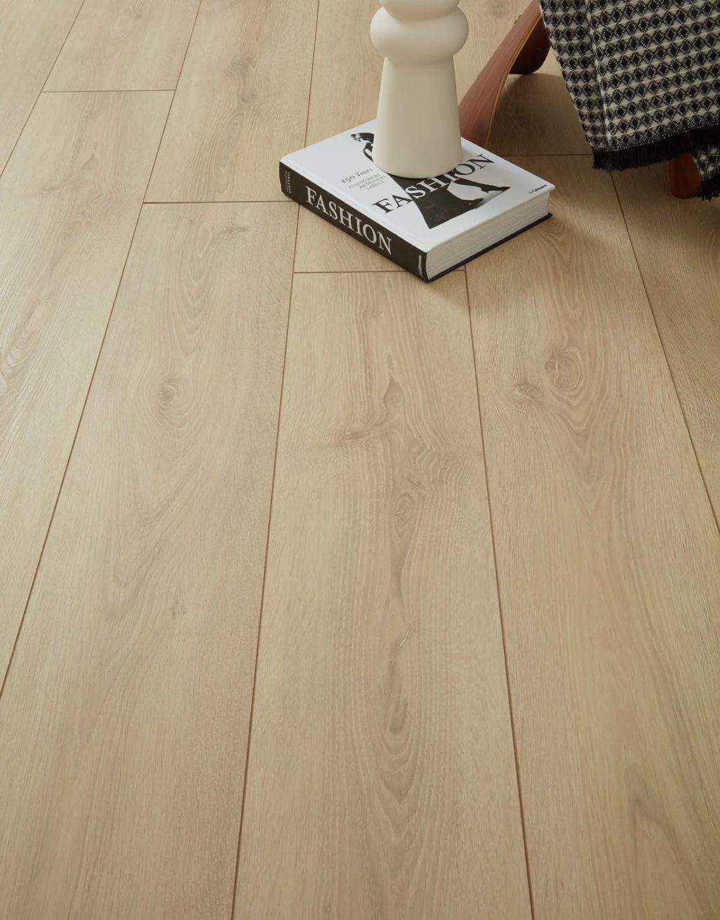 Grisedale 8mm Laminate Flooring - Natural Spruce - Image 2
