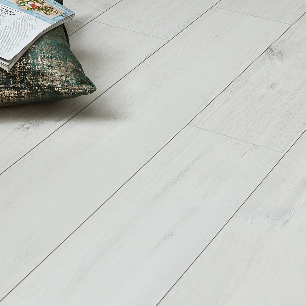 Kronotex Coniston 12mm Laminate Flooring - Gala Oak - Image 3