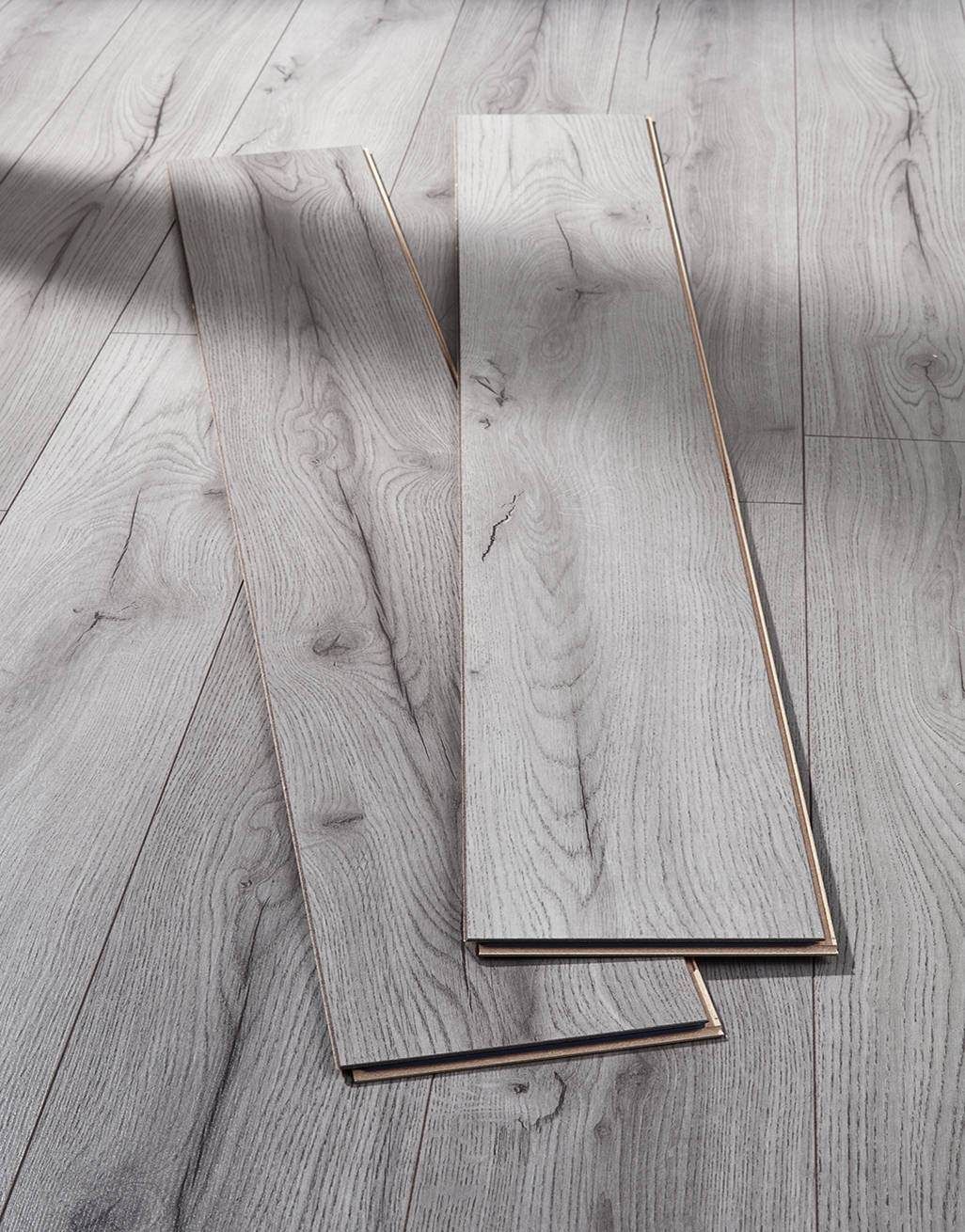 Kronotex Derwent 8mm Laminate Flooring -Grey Century Oak - Image 3