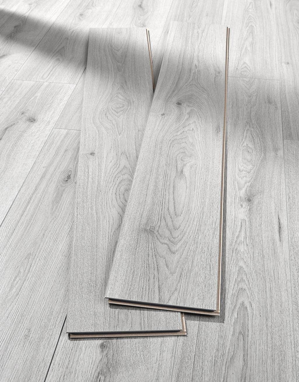 Kronotex Derwent 8mm Laminate Flooring - Grey Trend Oak - Image 3