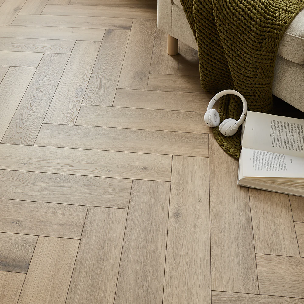 Kronotex Grasmere Herringbone 8mm Laminate Flooring - Natural Home Oak - Image 3