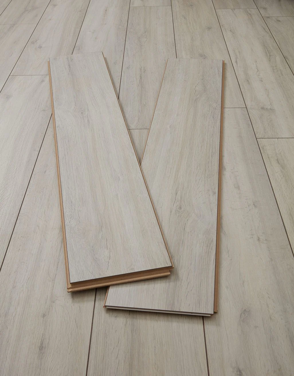 Ullswater 12mm Laminate Flooring - Classic Grey-SAMPLE - Image 3